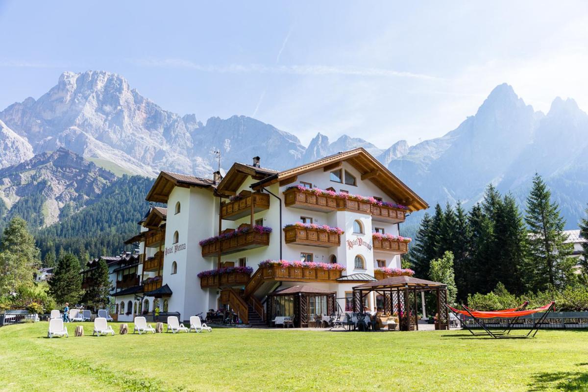 Hotel Vienna San Martino Di Castrozza Eksteriør billede