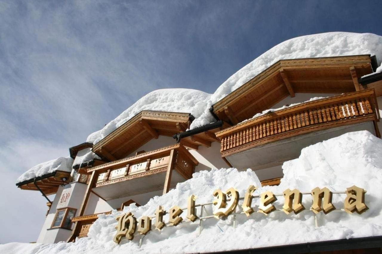 Hotel Vienna San Martino Di Castrozza Eksteriør billede