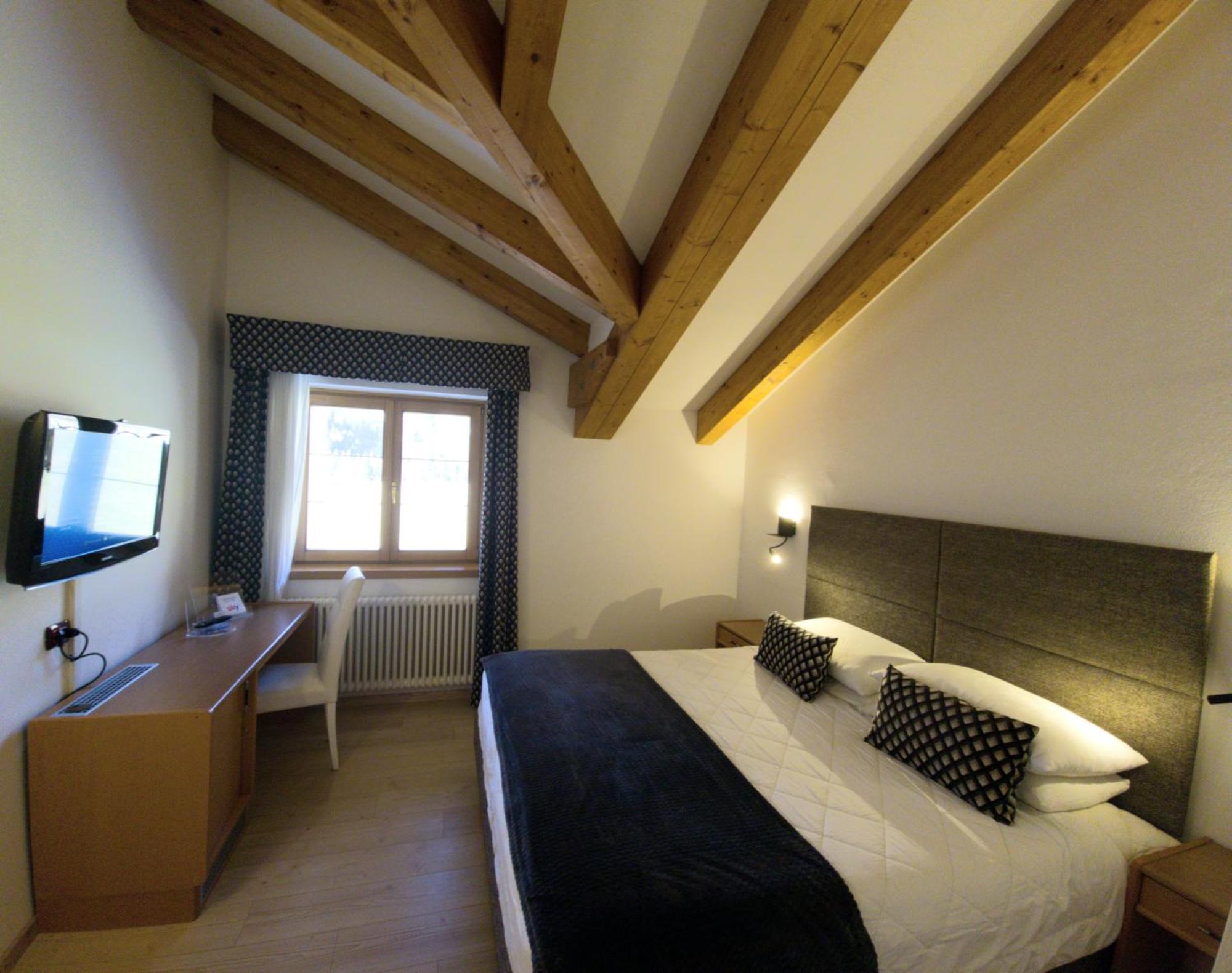 Hotel Vienna San Martino Di Castrozza Eksteriør billede