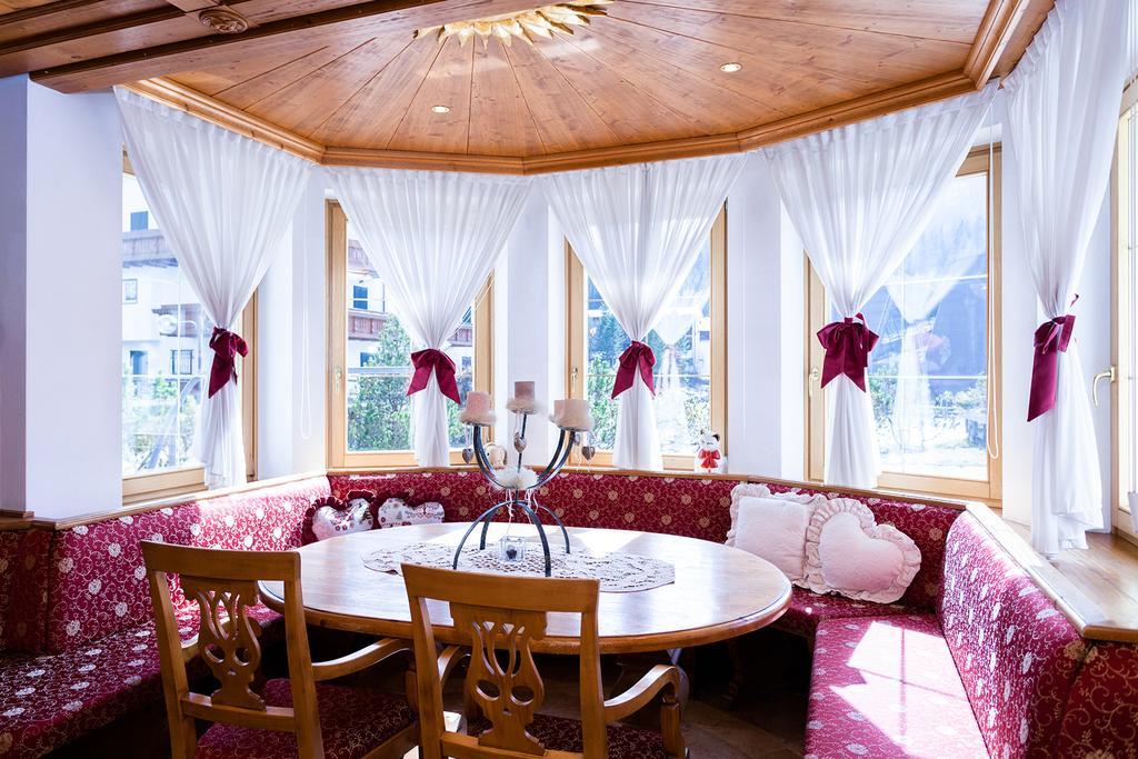 Hotel Vienna San Martino Di Castrozza Eksteriør billede