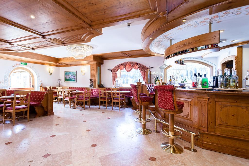 Hotel Vienna San Martino Di Castrozza Eksteriør billede