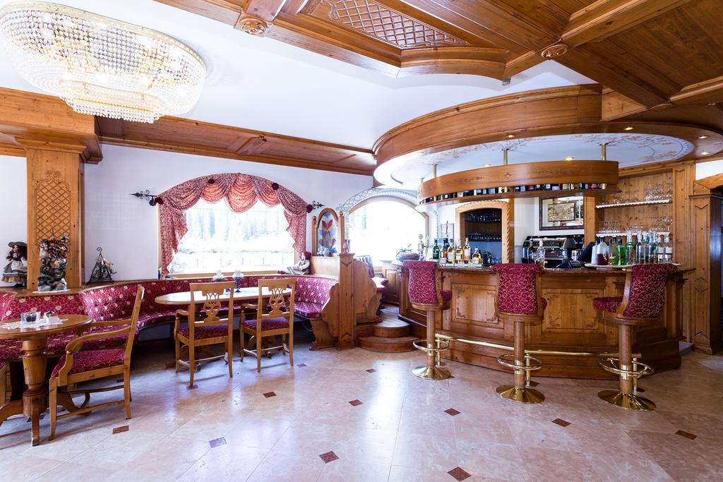 Hotel Vienna San Martino Di Castrozza Eksteriør billede