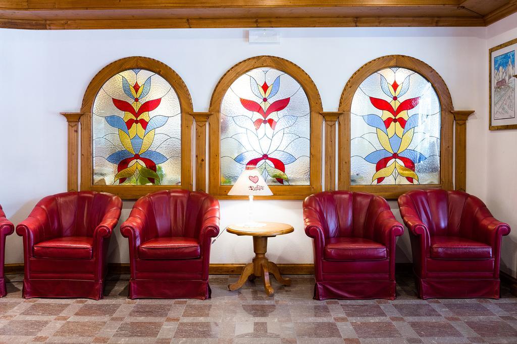 Hotel Vienna San Martino Di Castrozza Eksteriør billede