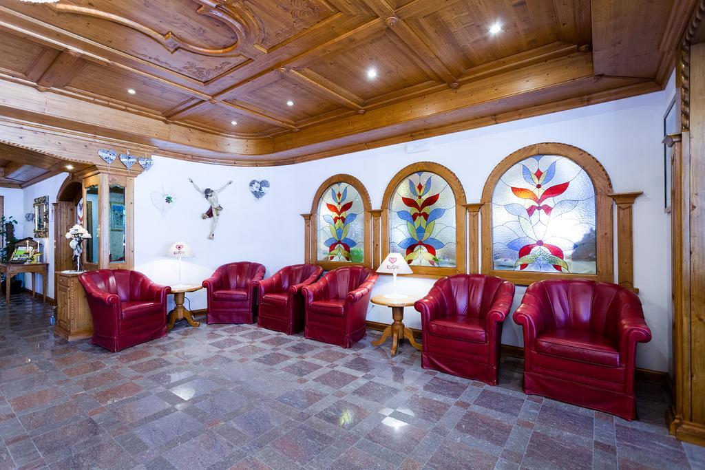 Hotel Vienna San Martino Di Castrozza Eksteriør billede